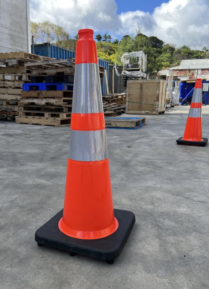 14Pcs Mini Plastic Traffic Cones Training Roadblock Cones Mini Orange Cones Traffic Signs For Miniature Construction Theme Party Street Signs Playset